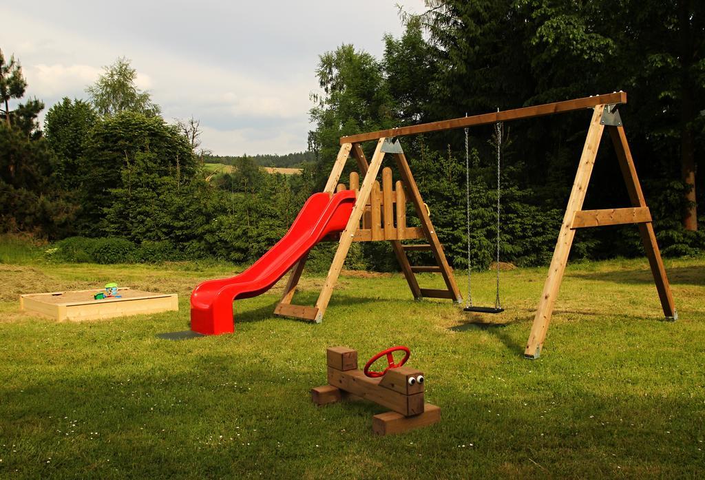 Penzion Zamek Rozsochatec Luaran gambar